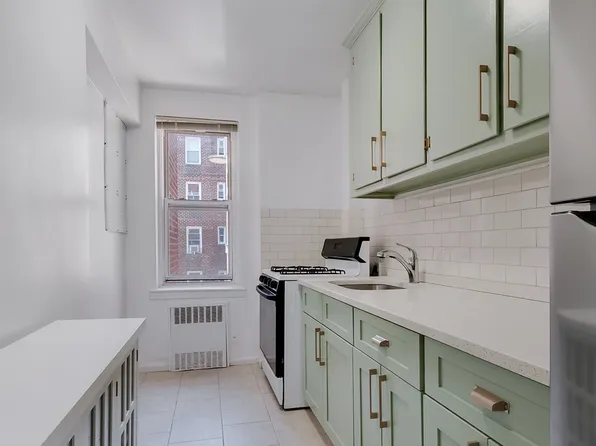 39-30 52nd Street image 4 of 16