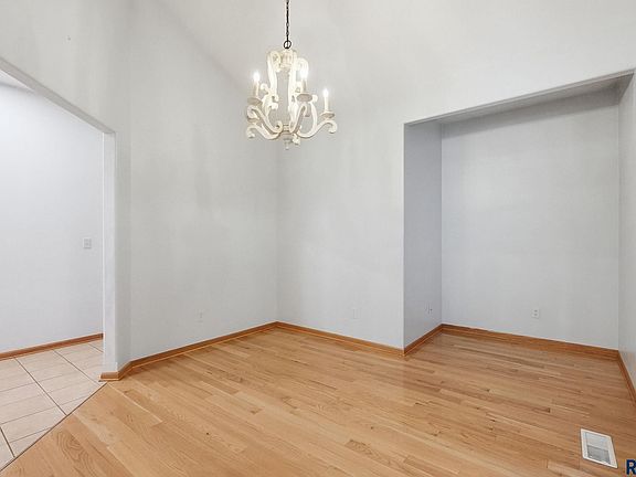 4th image of 7505 W 15th St
