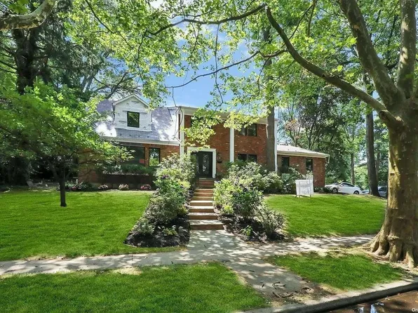 21 Somerset Drive, Great Neck, NY 11020