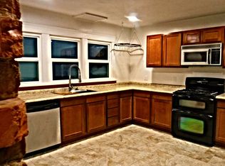 523 8th St SW #A, Albuquerque, NM 87102