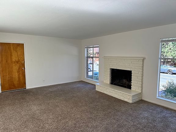5th image of 1372 Creekside Dr APT 1