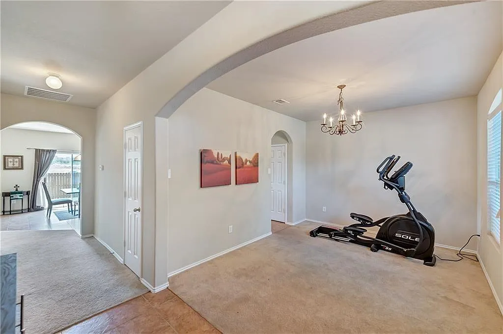 4 bed, 2.5 bath, 2382 sqft, $2,375 — Photo 2