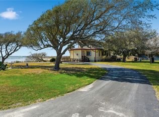 201 Copano Bay Dr, Bayside, TX 78340