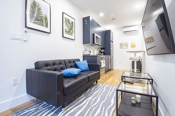 Rented by Brick&Mortar | media 12