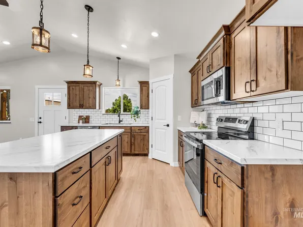 459 E Hagerman Ave, Hagerman, ID 83332