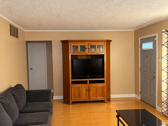 4th image of 160 Monee Rd