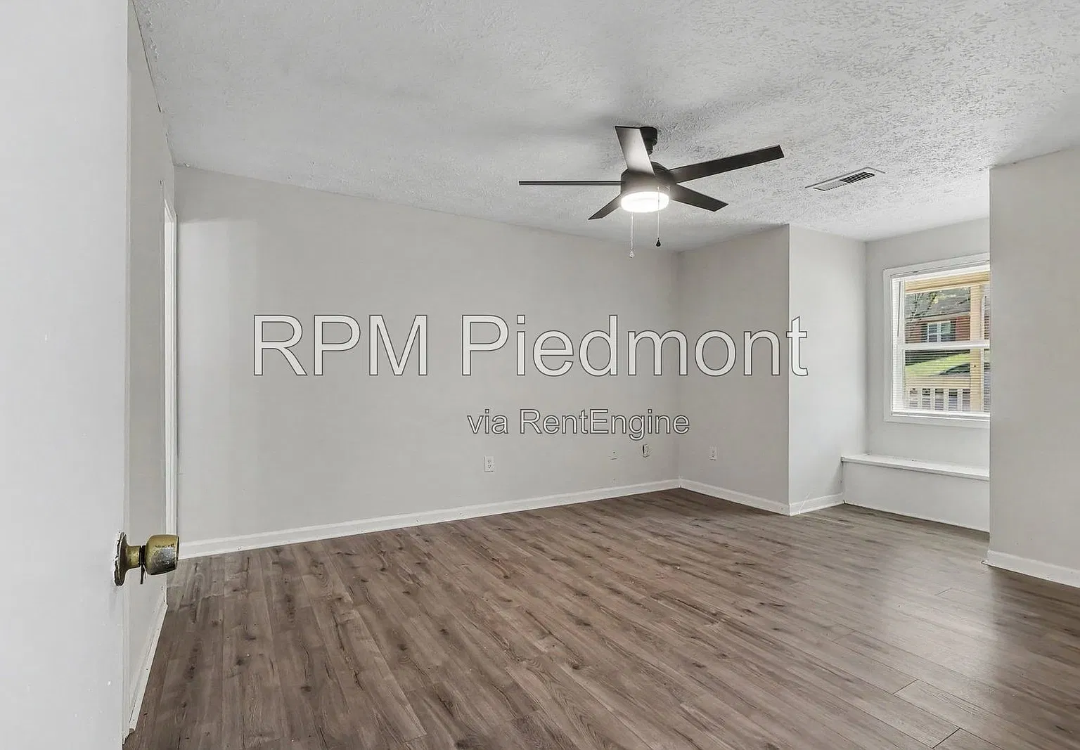 3 bed, 2.0 bath, 1364 sqft, $1,700 — Photo 4