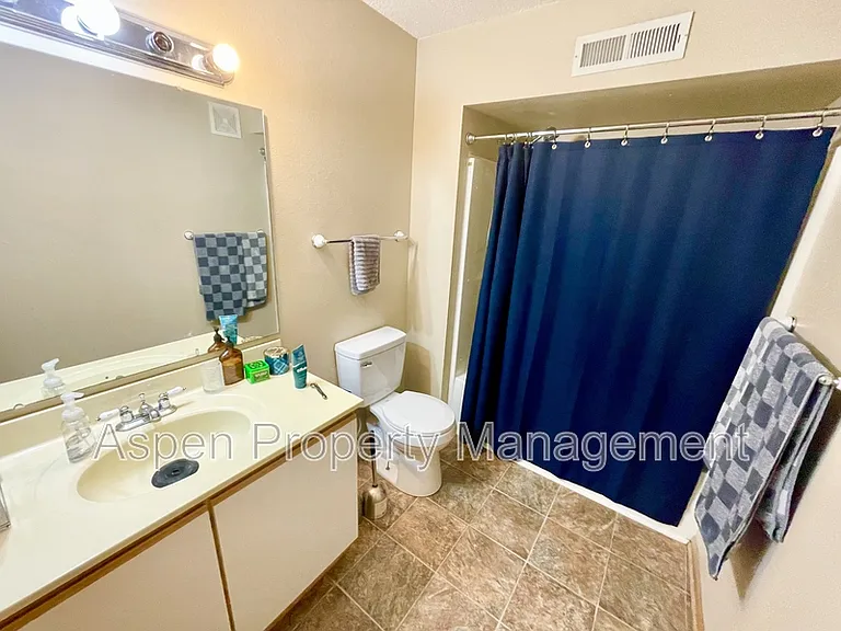 2262 Holiday Rd #112 — Photo 8