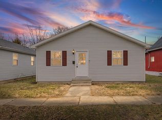 907 Rowe St, Frankfort, IN 46041