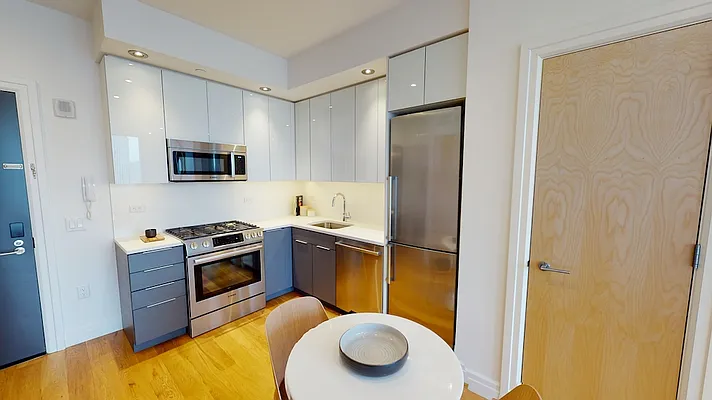 Rented by Two Trees | media 16