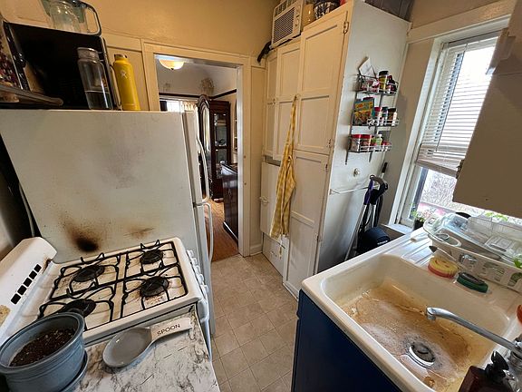 4th image of 3317 N Oakland Ave #7