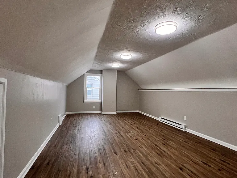 5128 Catherine St — Photo 19