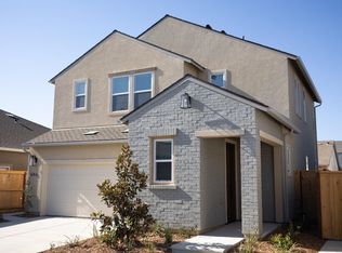 696 Grace Way, Madera, CA 93636