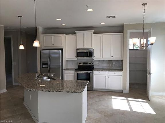 4th image of 26217 Palace Ln Unit 202