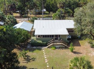1330 Palm St NE, Steinhatchee, FL 32359