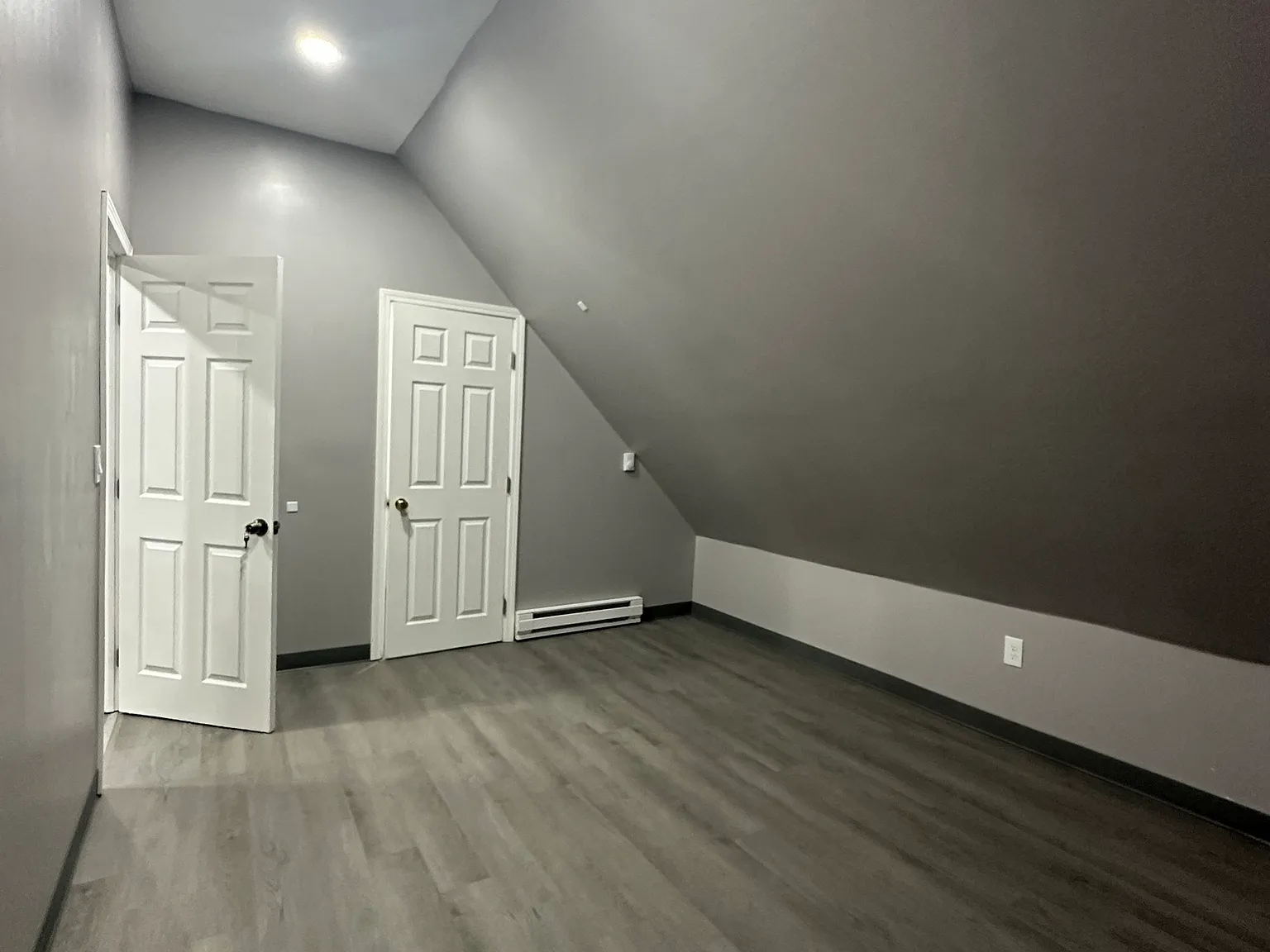 3 bed, 1.0 bath, 4841 sqft, $1,750 — Photo 4