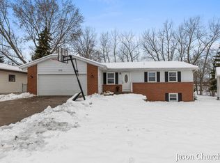 2781 Bluewater Ln SW, Grandville, MI 49418