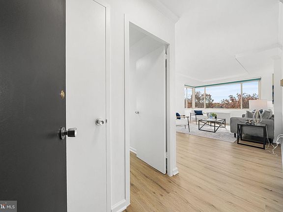 2nd image of 4000 Tunlaw Rd NW APT 811