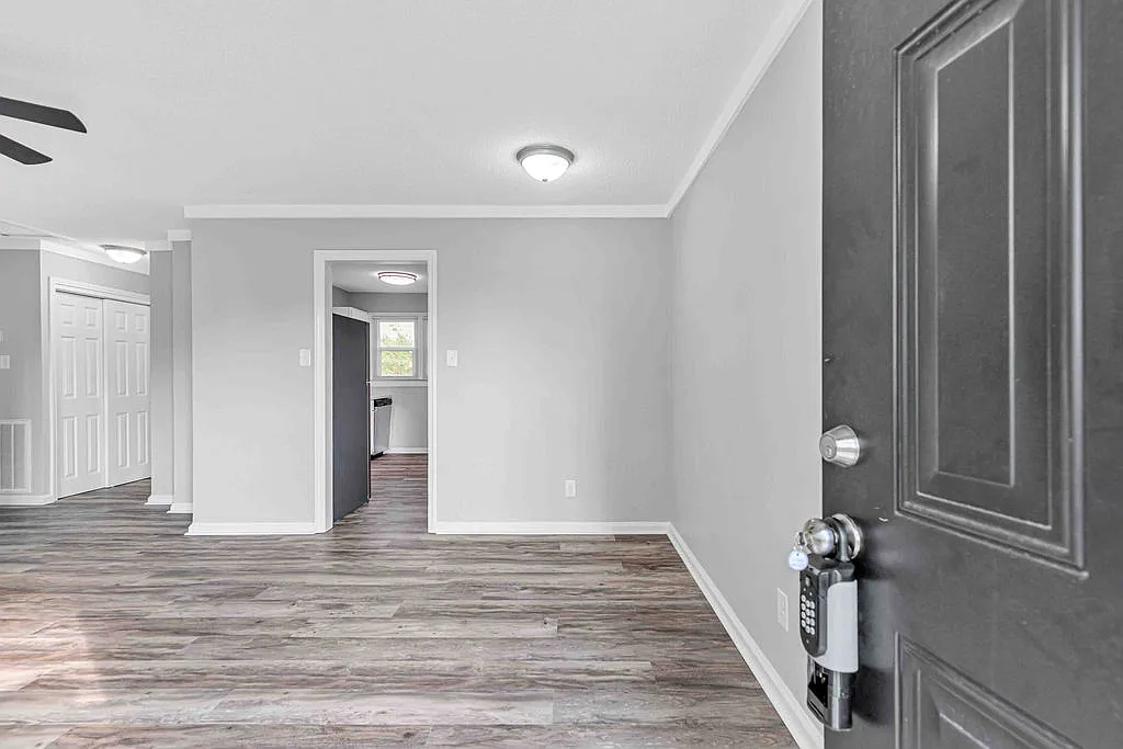 322 Starling Street - 1 — Photo 3