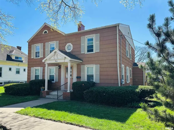 805 Edward St, Henry, IL 61537