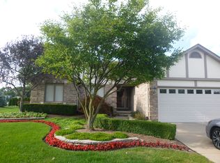 11619 Diamond Ln, Washington, MI 48094