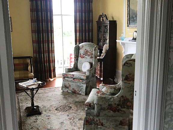 4th image of 281 Geise St S