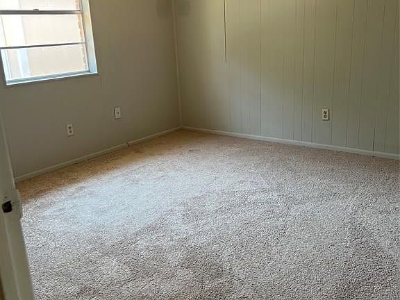 4th image of 1819 Cardinal Dr