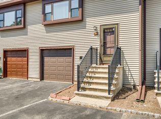 6904 Hana Rd, Edison, NJ 08817