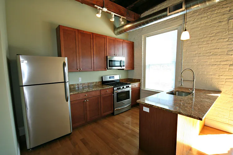 1 bed, 715 sqft, $1,825 — Photo 1