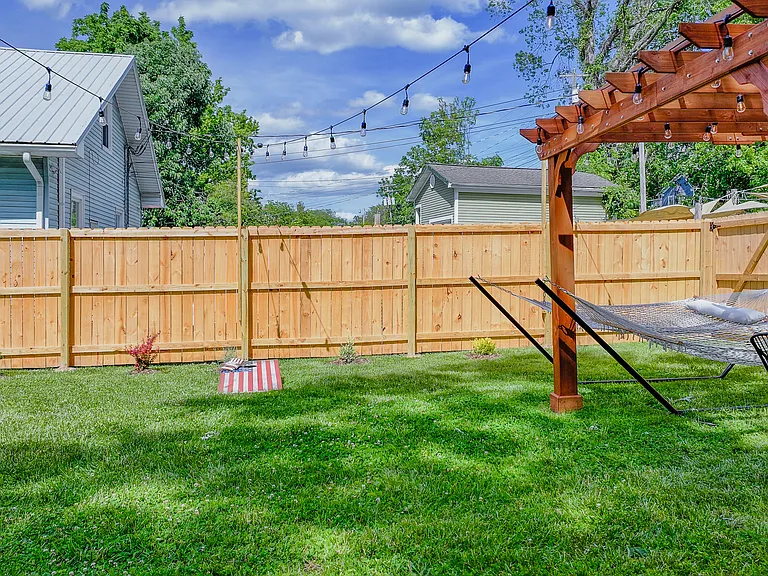 313 W Maple St #2 — Photo 23