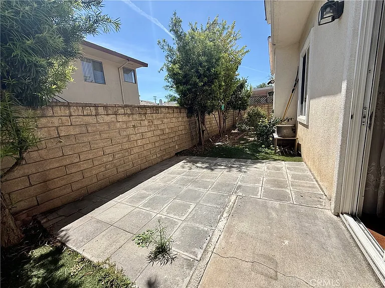 203 S 3rd Ave #B — Photo 13