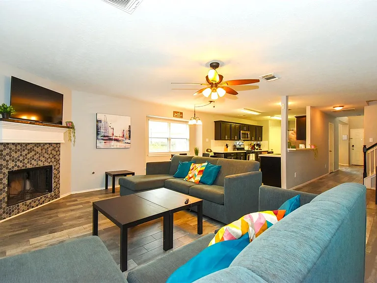 11007 Shumard Oak Ct — Photo 2