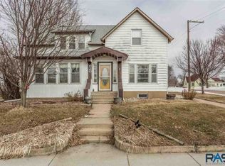 620 4th St, Garretson, SD 57030