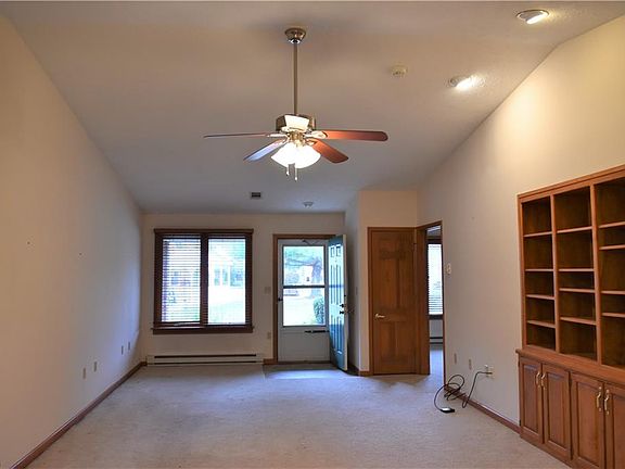 4th image of 55 Asbury Ln