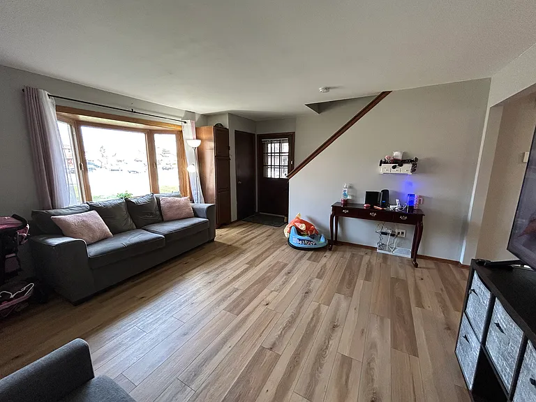 2711 Albany Ct — Photo 4