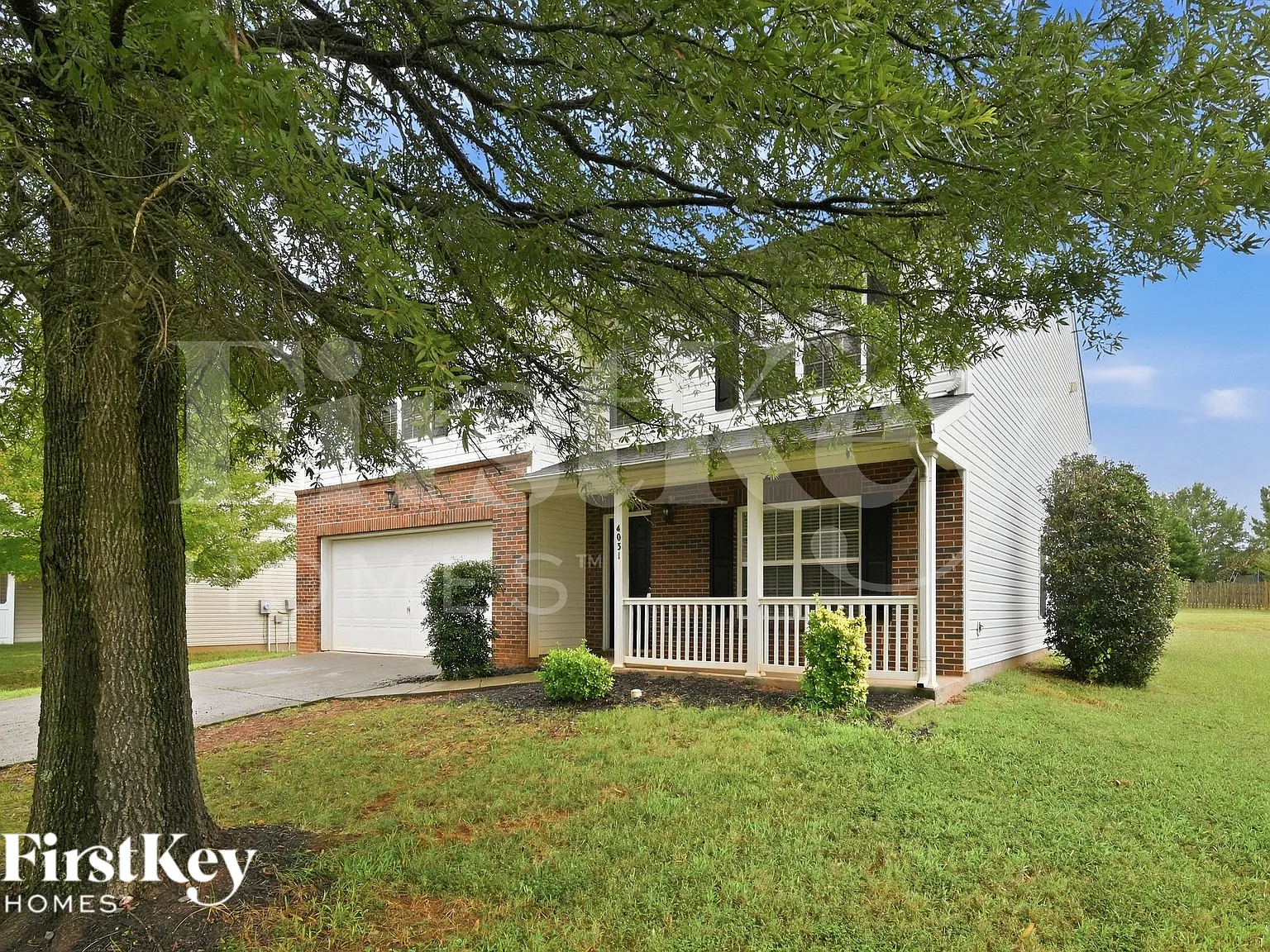 3 bed, 2.5 bath, 3268 sqft, $2,275 — Photo 2