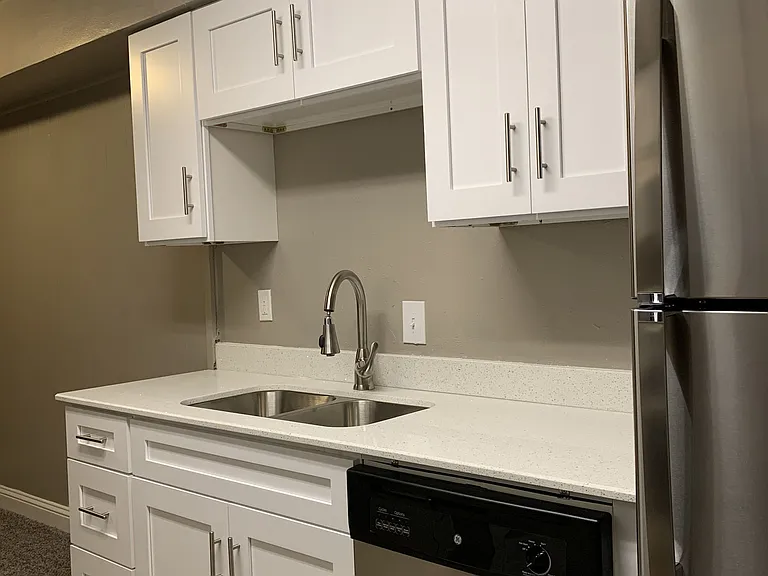 Mission Pointe Club Apartments — Photo 21