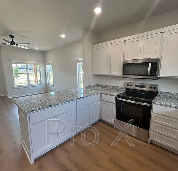623 Cosmos St — Photo 8