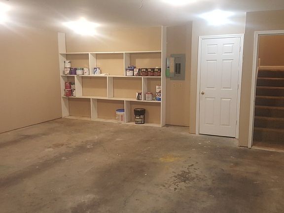 2 car garage w/shelving
