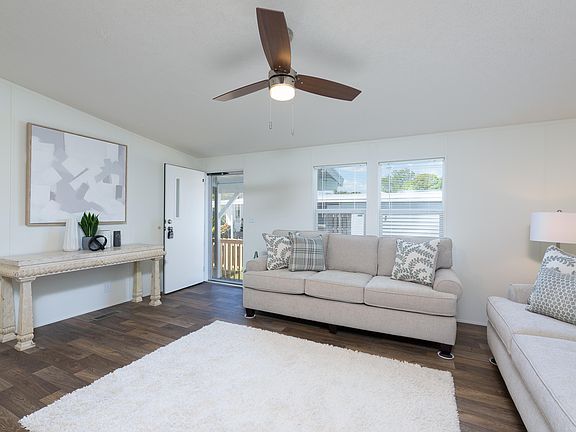 4th image of 916 Cashew Cir