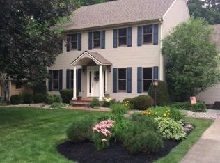 1149 Trails Edge Dr, Hubbard, OH 44425