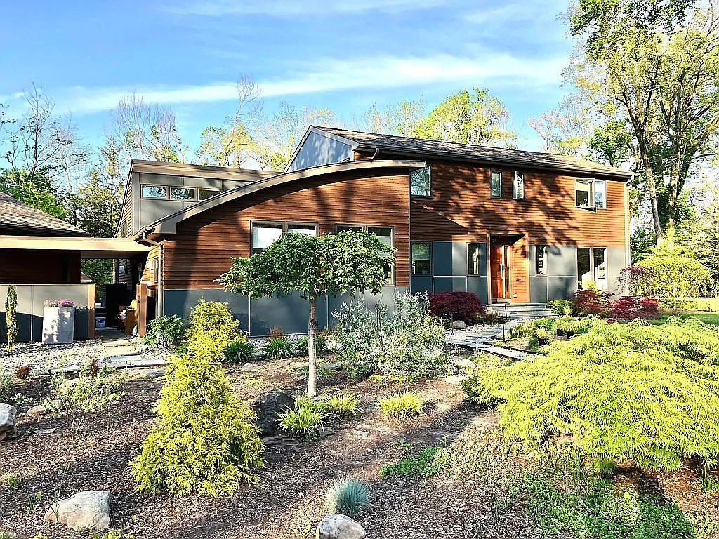 51 Braeburn Dr photo 1