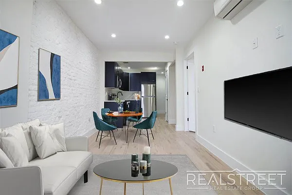 Rented by Real Street Inc | media 1