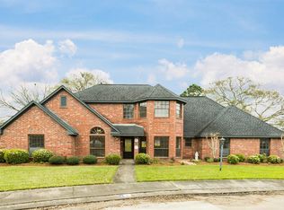 6 Cay Ct, Angleton, TX 77515