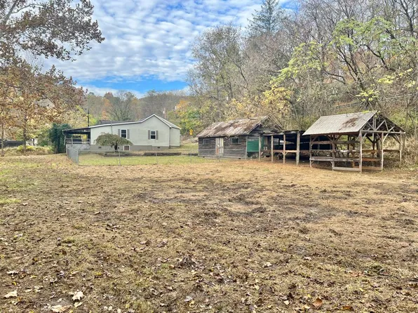 3084 Paw Paw Creek Rd, Rivesville, WV 26588
