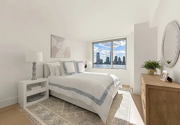 4th image of 20 River Ter APT 10J