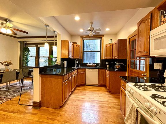 2nd image of 2263 N Kedzie Blvd APT 2
