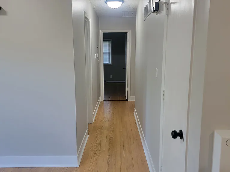 10706 N McGee St — Photo 10