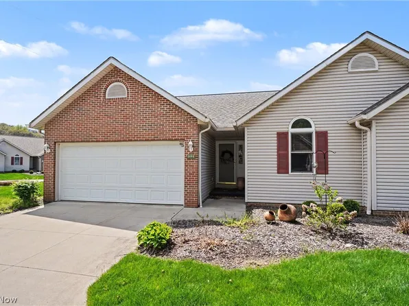 1484 Waters Edge Dr, Akron, OH 44313