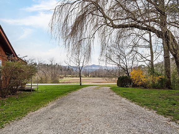 3rd image of 2859 Hannah Ford Rd